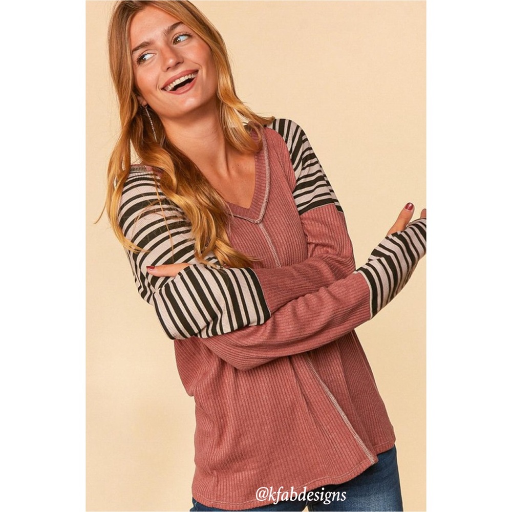 ❤️LAST! V Neck Banded Sweater Top, Color Block, Raglan with Thumb Hole! - Picture 2 of 9